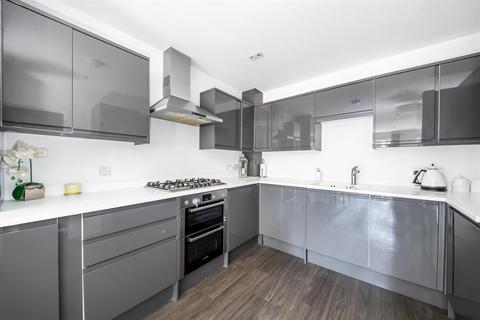 Flat 3, 1 West Hill, South Croydon, CR2 0SB
