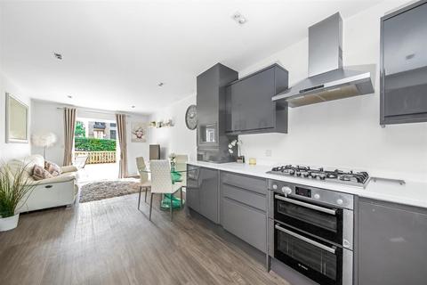 Flat 3, 1 West Hill, South Croydon, CR2 0SB