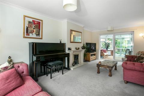3a Chaldon Common Road, Chaldon, Caterham, CR3 5DE