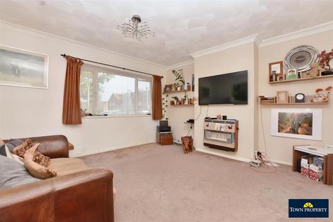 3 bedroom end of terrace house for sale - Crawley Crescent, Eastbourne