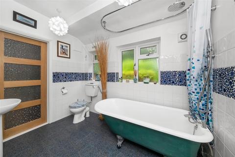 55 Essendene Road, Caterham, CR3 5PB