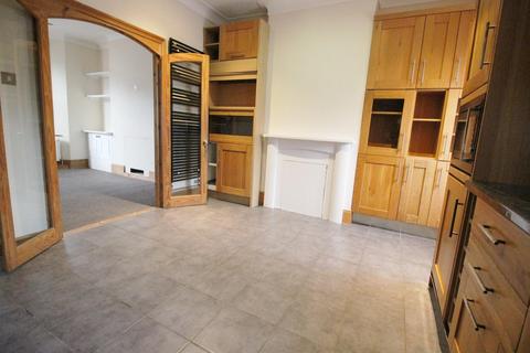 100 Abbey Grove, London, SE2 9EP