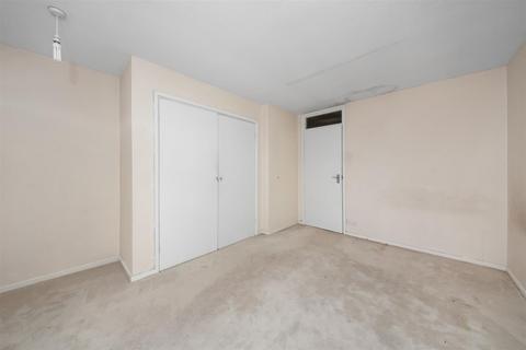 41 Hollywoods, Croydon, CR0 9JJ