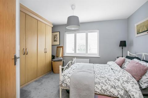 53 Halton Road, Kenley, CR8 5GN