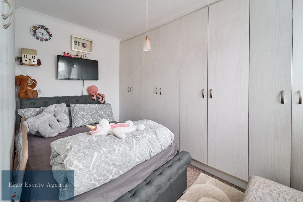 Mater Bedtoom