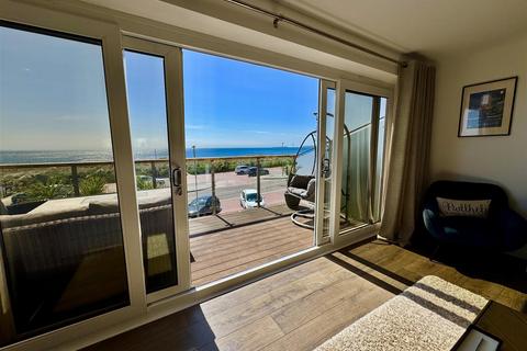 undefined, Victoria Parade, Pwllheli