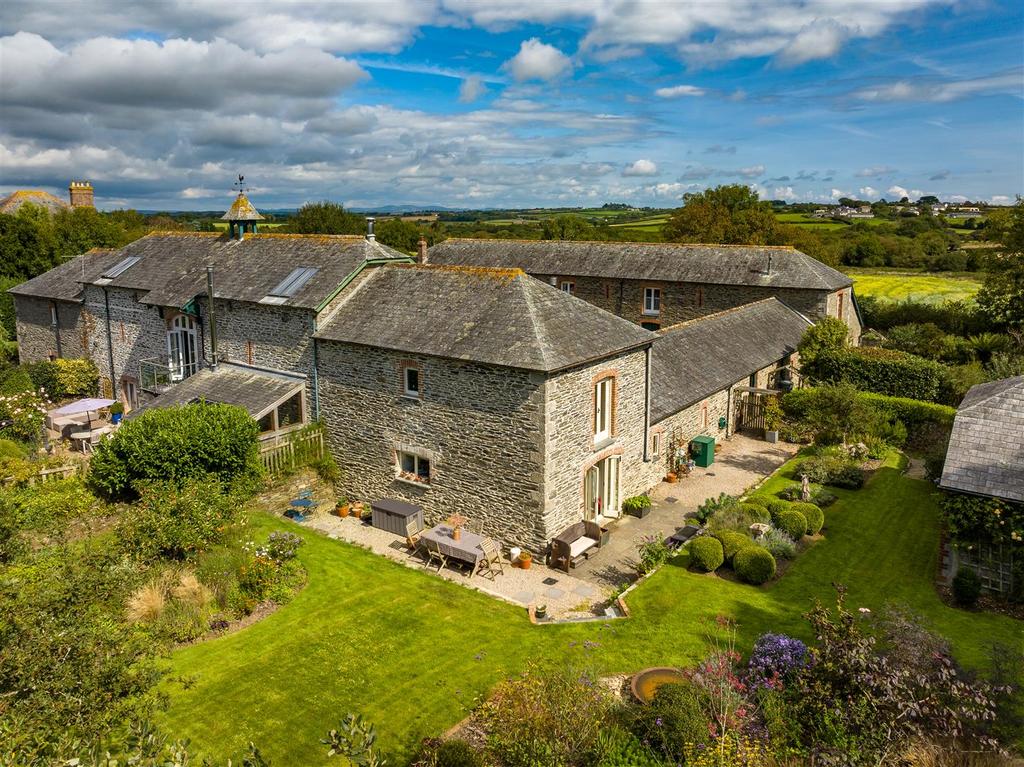Roseland Peninsula South Cornwall 2 bed barn conversion £560,000