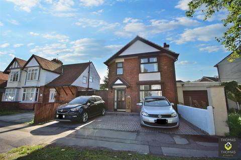3 bedroom detached house for sale, Finlay Road, Gloucester
