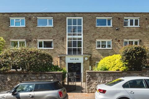 Flat 28, Albany Court Beach Road, Penarth, CF64 1JU
