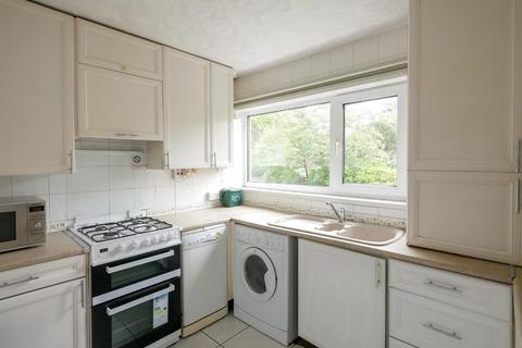Flat 28, Albany Court Beach Road, Penarth, CF64 1JU