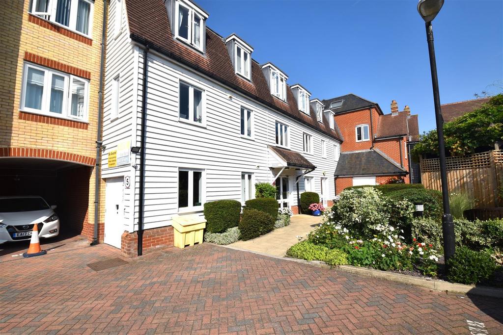 Ormond House, Roche Close, Rochford 1 bed retirement property for sale