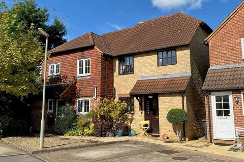 2 Walnut Tree Gardens, Godalming, GU7 3LG