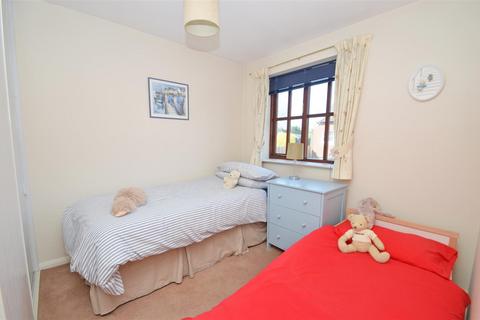 2 Walnut Tree Gardens, Godalming, GU7 3LG