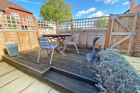 2 Walnut Tree Gardens, Godalming, GU7 3LG