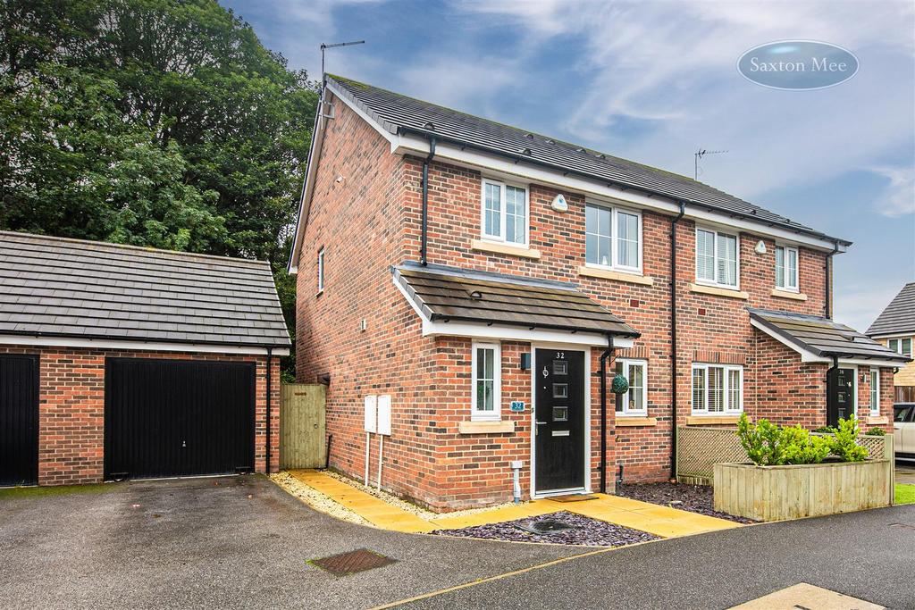 Samuel Fox Avenue, Deepcar, Sheffield 3 bed semidetached house for