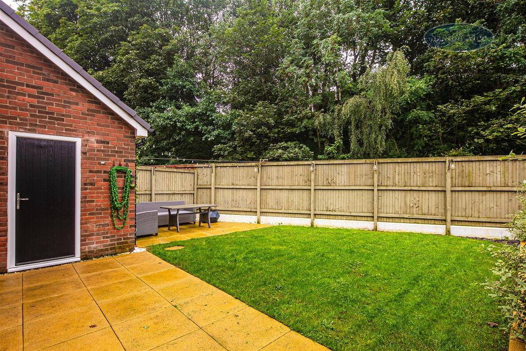 Samuel Fox Avenue, Deepcar, Sheffield 3 bed semidetached house for