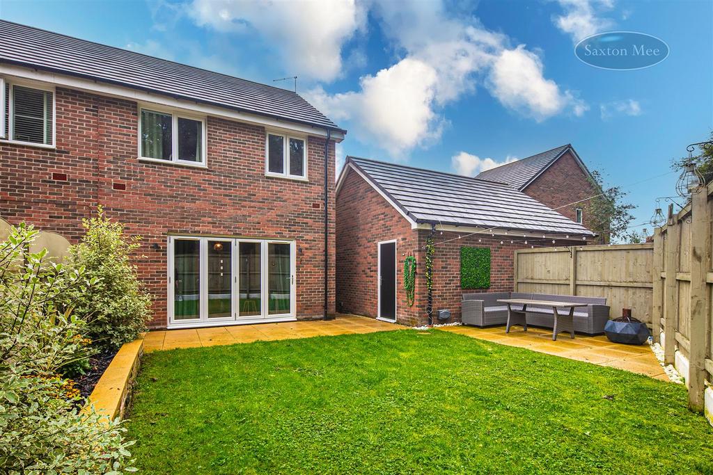 Samuel Fox Avenue, Deepcar, Sheffield 3 bed semidetached house for