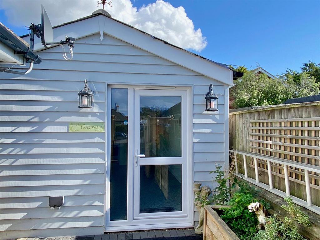 Annexe front door.jpg