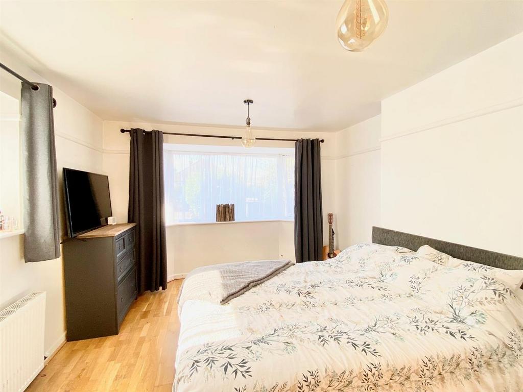 Bed 1.jpg