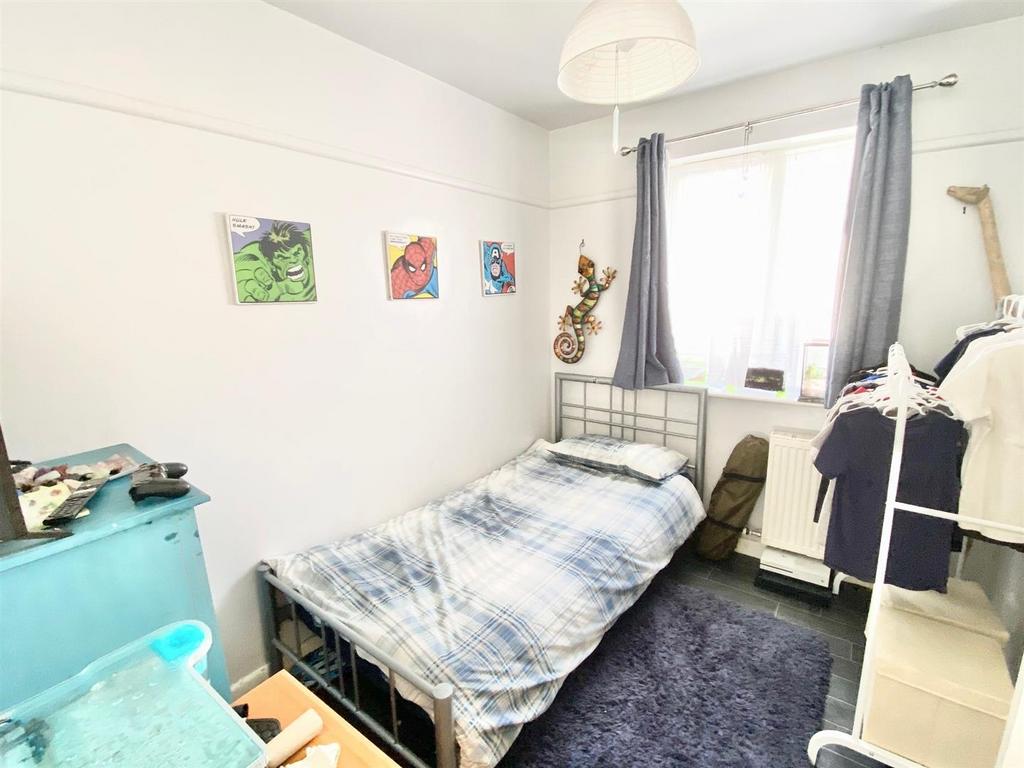 Bed 2.jpg