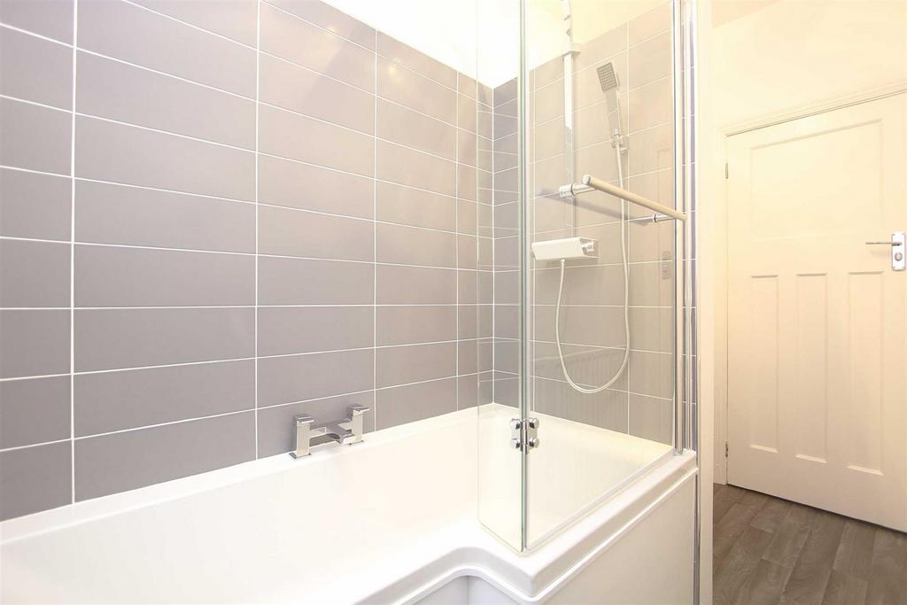 Closefield Grove, Monkseaton 2 bed flat £750 pcm (£173 pw)