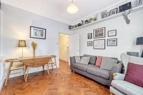 15a Carlton Square, London, E1 4EH