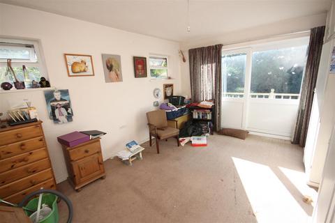 9 Maple Close, Petts Wood, Orpington, BR5 1LP