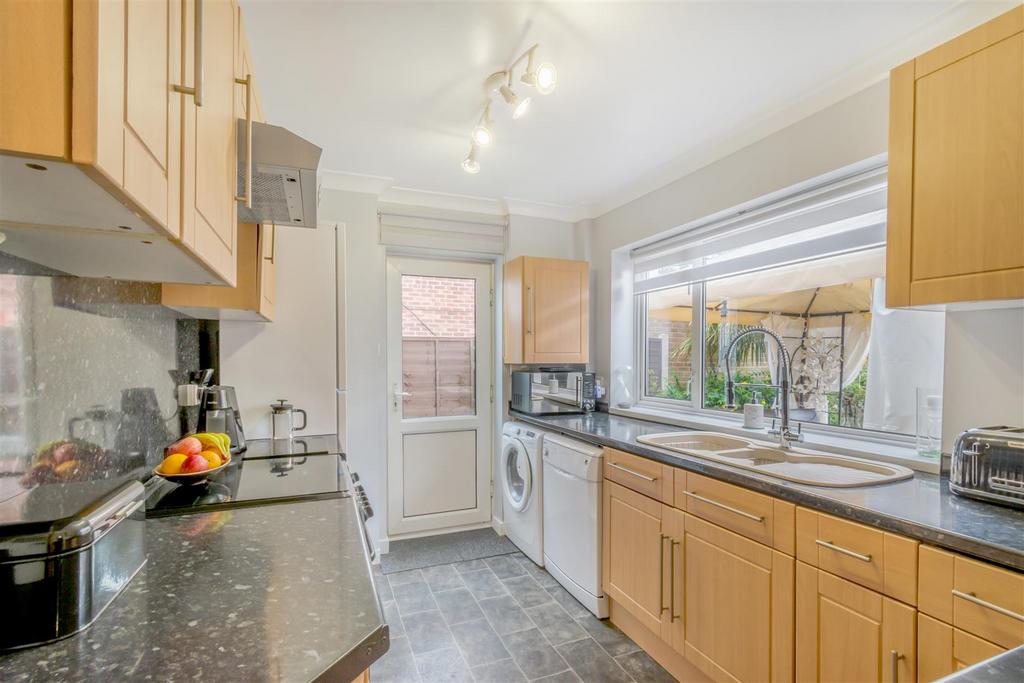 8571824-interior01.jpg