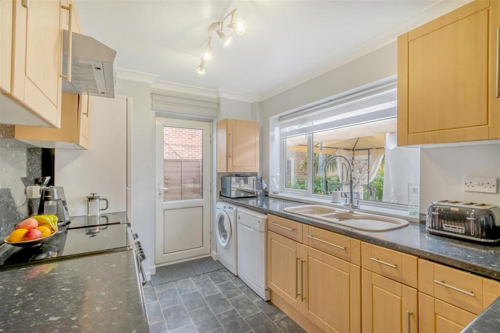 8571824-interior03.jpg