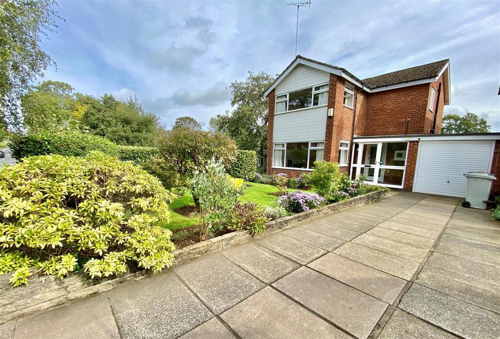 Ivy Road, Macclesfield 3 bed link detached house for sale £325,000