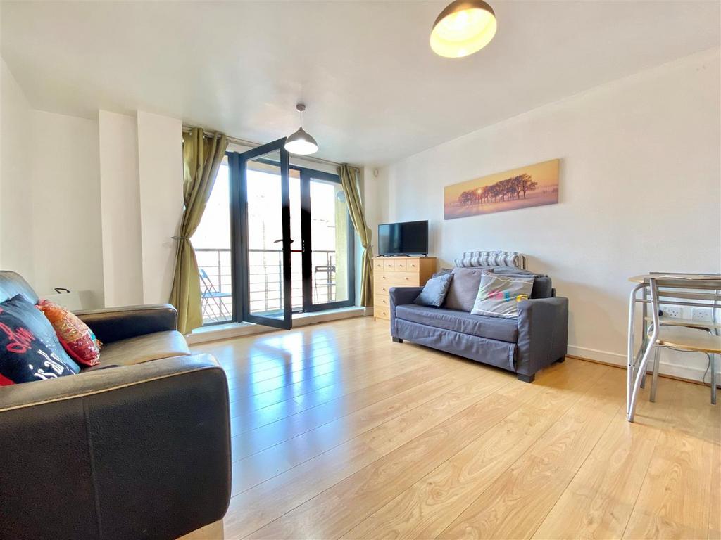 3 Manhattan place 5.jpg