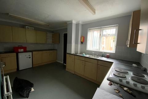 8 Beverston Road, Wolverhampton, WV6 7UG