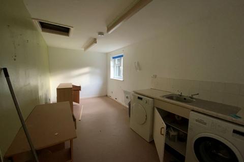 8 Beverston Road, Wolverhampton, WV6 7UG
