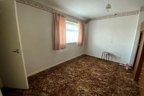 3 bedroom semi-detached house for sale - 52 Ferndale Road, Oldbury, B68 8AP