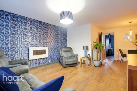 1 bedroom maisonette for sale, Berryscroft Court, Laleham