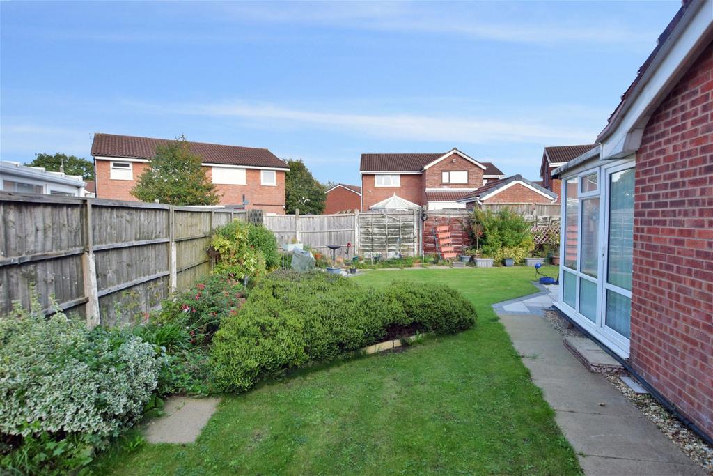 Redbourne Drive, Widnes 1 bed semidetached bungalow for sale £160,000