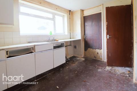 70 Stubsmead, Eldene, Swindon, SN3 3TB