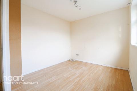70 Stubsmead, Eldene, Swindon, SN3 3TB