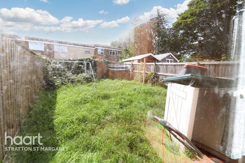 70 Stubsmead, Eldene, Swindon, SN3 3TB