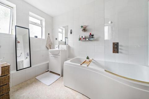 22 River Grove Park, Beckenham, BR3 1HX