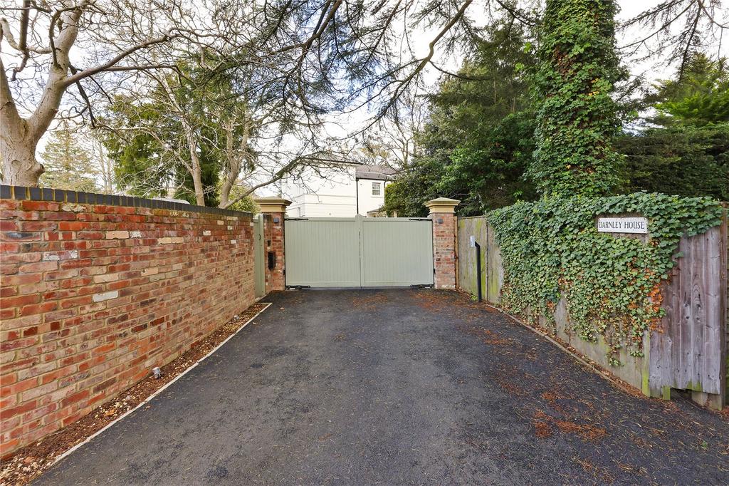 Driveway Entrance