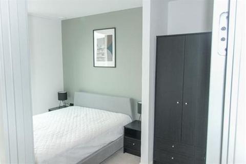 2 bedroom apartment to rent, St Georges Gardens, Spinners Way, Manchester