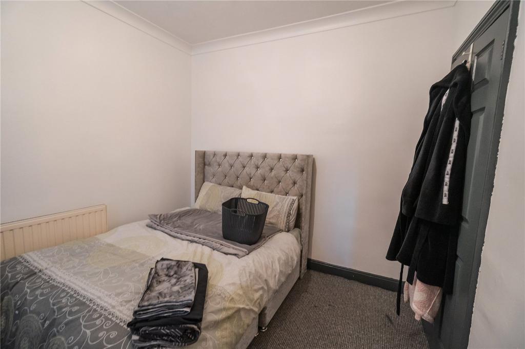 Bedroom 2 (2)