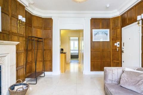 1 bedroom flat to rent, Brompton Square, London SW3