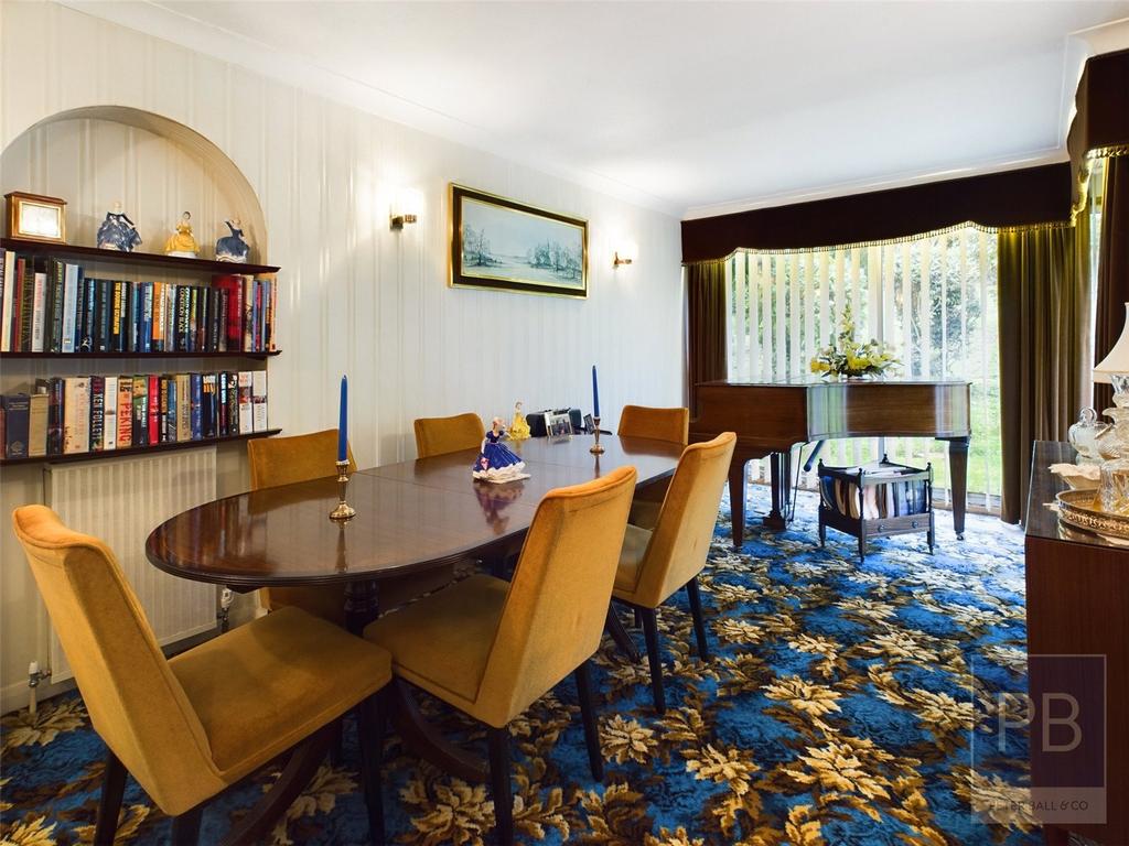 Formal Dining