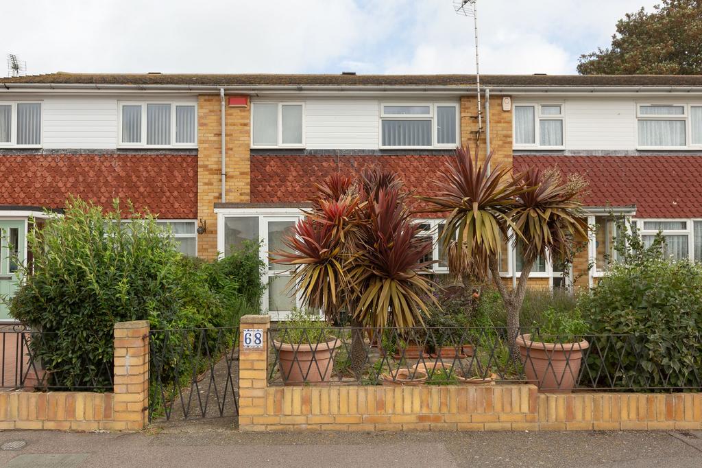 Yew Tree Gardens, Birchington, CT7 3 bed terraced house for sale £265,000