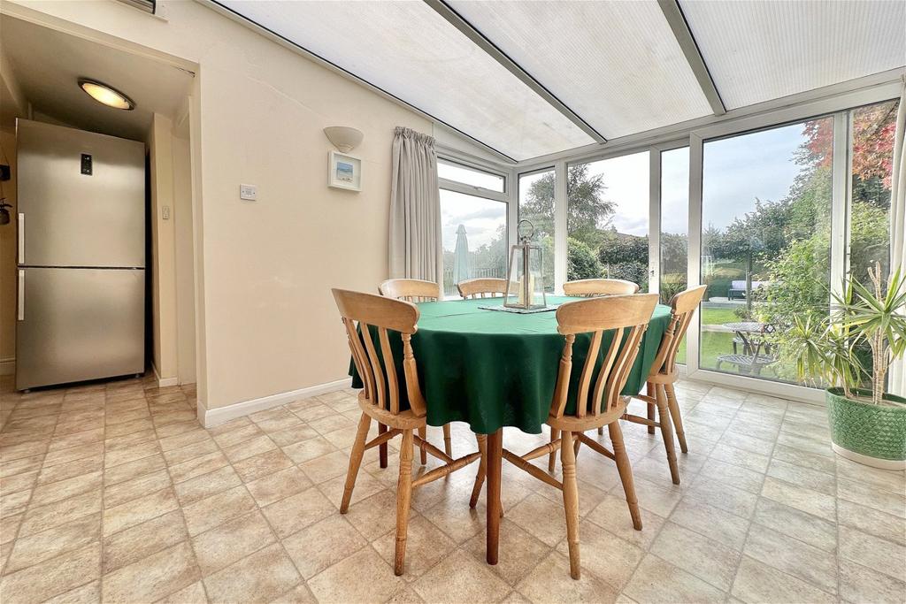 Newbridge Gardens, Bath 4 bed semidetached house for sale £600,000
