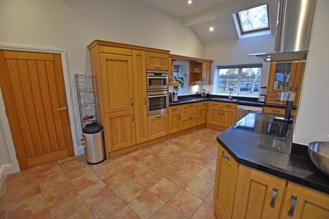 3 bedroom detached house to rent, Haggs Road, Follifoot, Harrogate, North Yorkshire, HG3