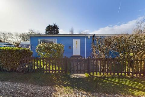3 bedroom bungalow for sale - Humberston Fitties, Humberston, Grimsby, Lincolnshire, DN36 4HE