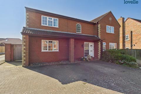 4 bedroom detached house for sale, Homeleigh Court, Market Rasen, LN8